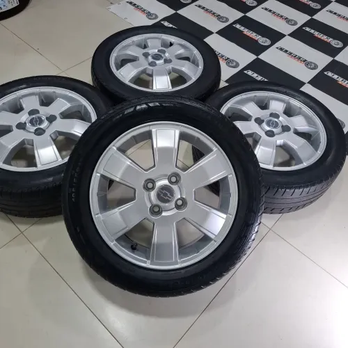 Rodas 15 Gm Montana Sport com pneus<br> Com 