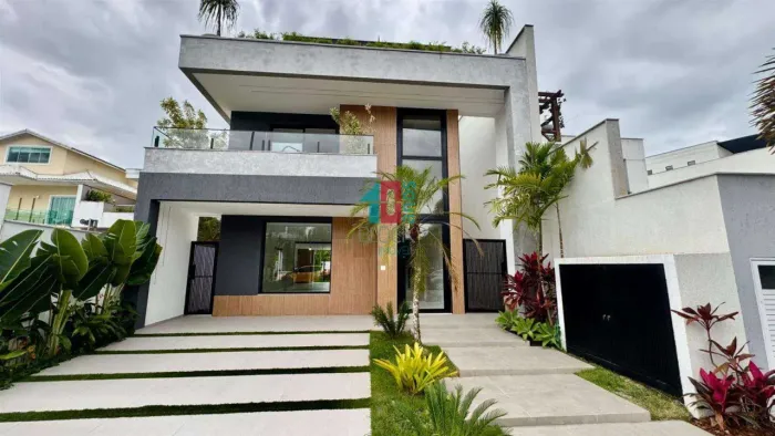 Recreio dos Bandeirantes | Casa de Condomínio 4 quartos, sendo 4 suites