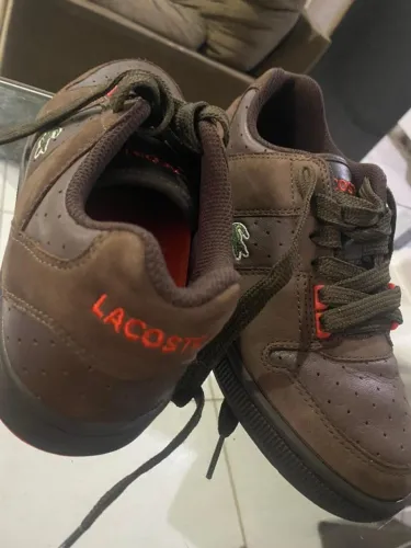 Tenis casual da marca lacoste Tamanho 35