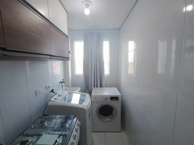 Apartamento 2 quartos em Pinhais, com churrasqueira na sacada.