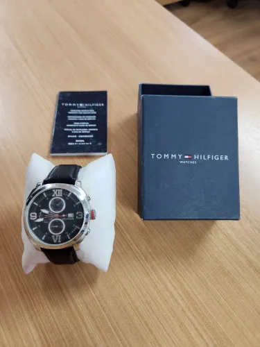 Relógio Tommy Hilfiger Baron Multifuncao - Completo no estado.