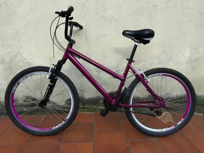 Bicicleta Mônaco toda em alumínio.