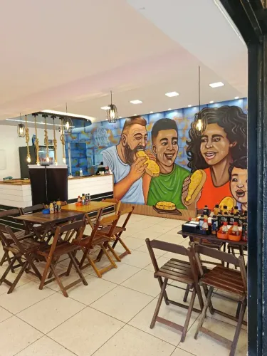 Sanduicheria/hamburgueria completa em funcionamento