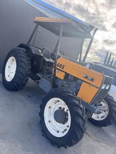 Trator Valtra 685 Turbinado 