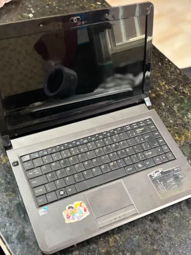 2 computadores pra retirar peças