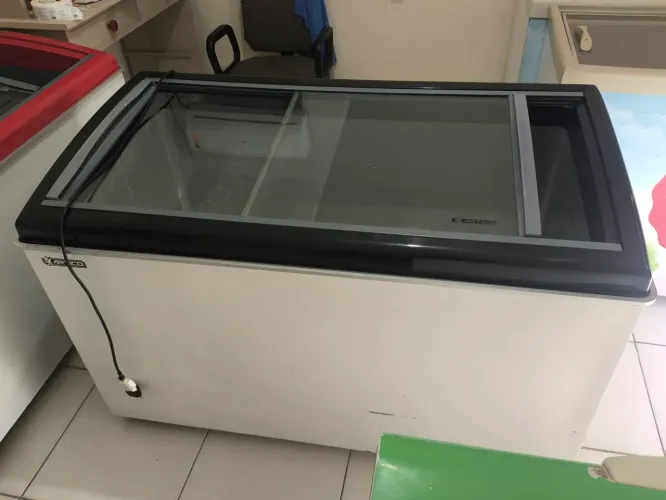Freezer expositor ártico tampa de vidro 400 litros
