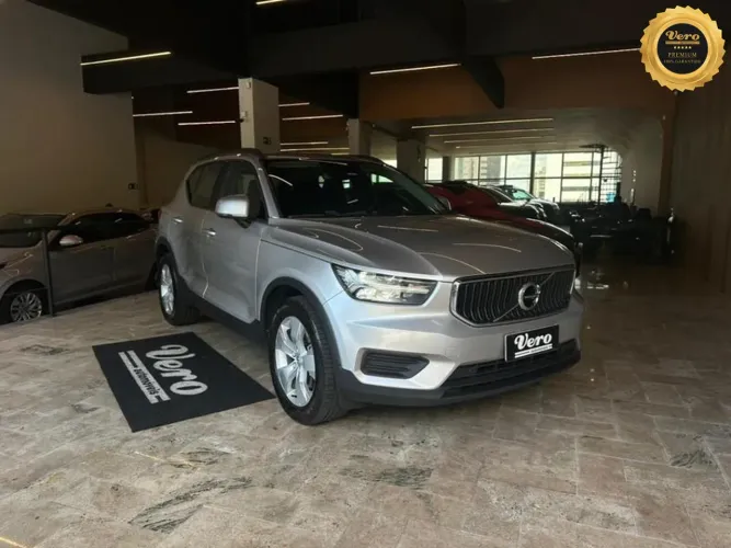 Volvo XC40 T-4 2.0 190cv FWD 2019