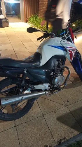 Titan 150 capitão america