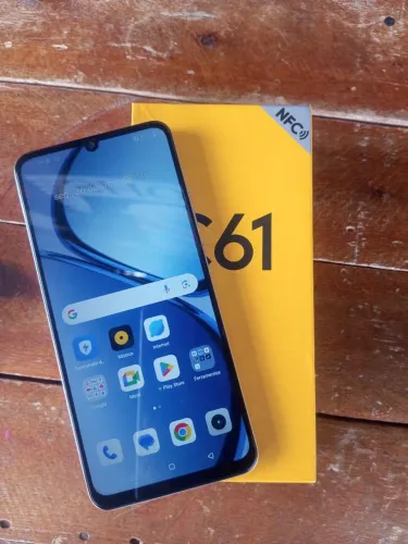 vendo celular realme C61 NFC  256GB 16 Ram resistente a água com carregador caixa capinha 