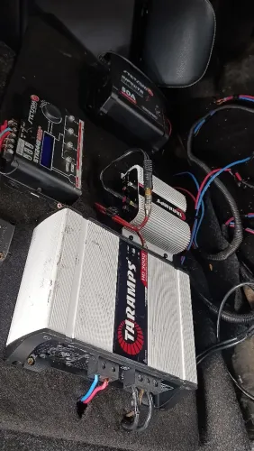 Kit Som automotivo