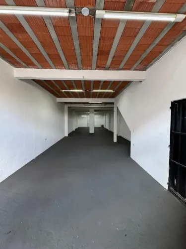 Salão térreo 165 metros quadrados - Carapicuíba