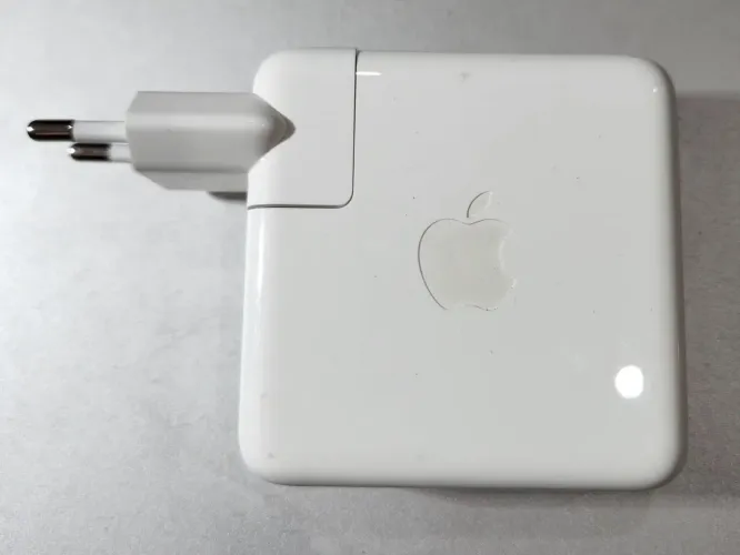 Carregador Apple Original USB-C 61w para Macbook
