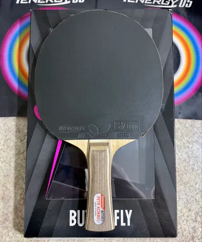 VENDO - Raquete PETR KORBEL + 2 TENERGY