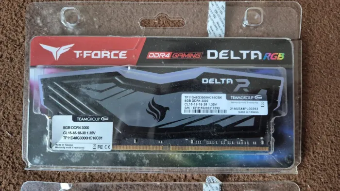 02 Memórias ram 8 gb cada