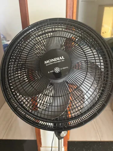 Ventilador de coluna Mondial