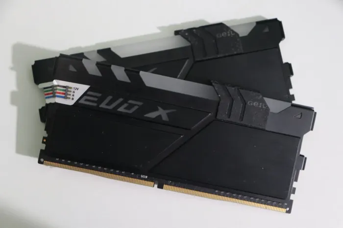 Memória RAM 8GB (2x4) DDR4 2400MHz