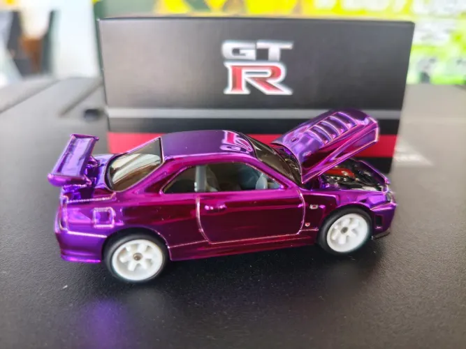 Skyline Roxo 1/64 GTR