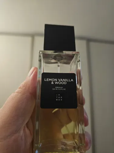 Perfume in the box lemon vanilla & wood