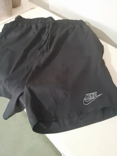 Shorts Academia em Microfibra
