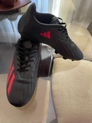 Chuteira adidas N 43 usada 2 x $ 90