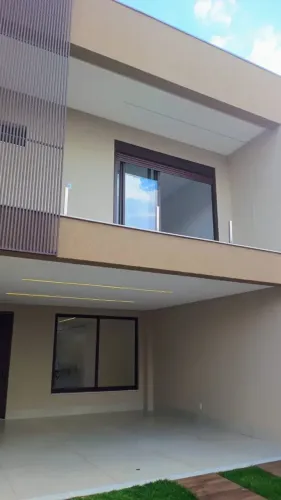 SOBRADO NOVO 3 SUÍTES PLENAS PORCELANATO ILUMINAÇÃO LED ESQUADRIAS AUTOMATIZADAS PISCINA Q