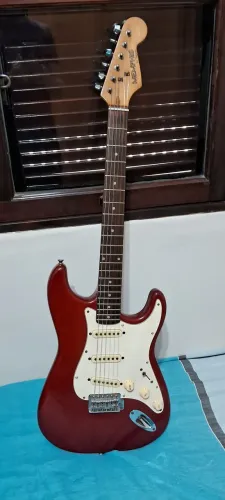 Guitarra Memphis mg32 anos 90