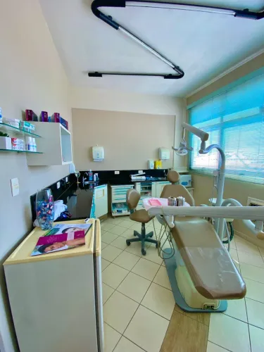 EQUIPAMENTO ODONTOLÓGICO