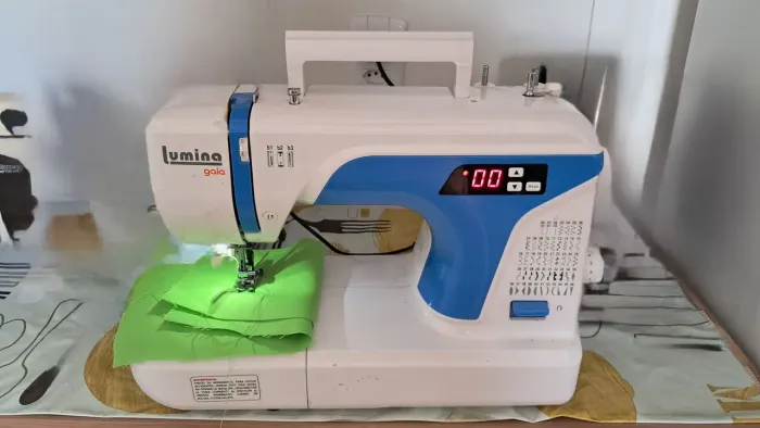 Maquina de costura digital