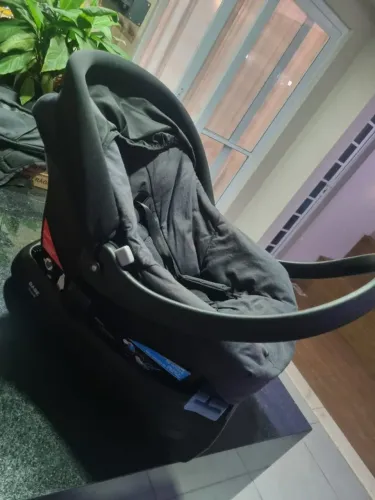 KIT Cadeirinha com carrinho de bebe Burigotto (Excelente estado)