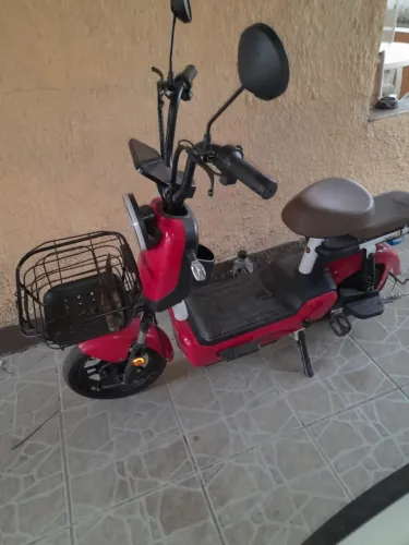 Moto Elétrica - 4 meses de uso - Estado de nova