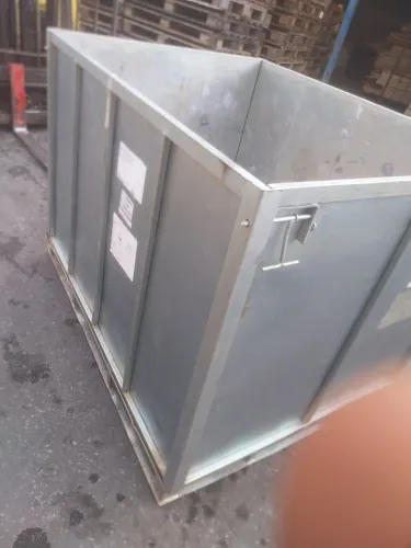Vendo caixa usada medida 140x110