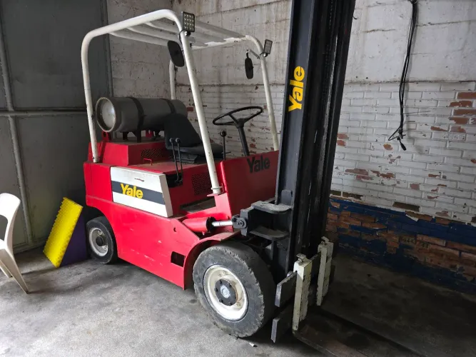 Empilhadeira Yale 2500ton 
