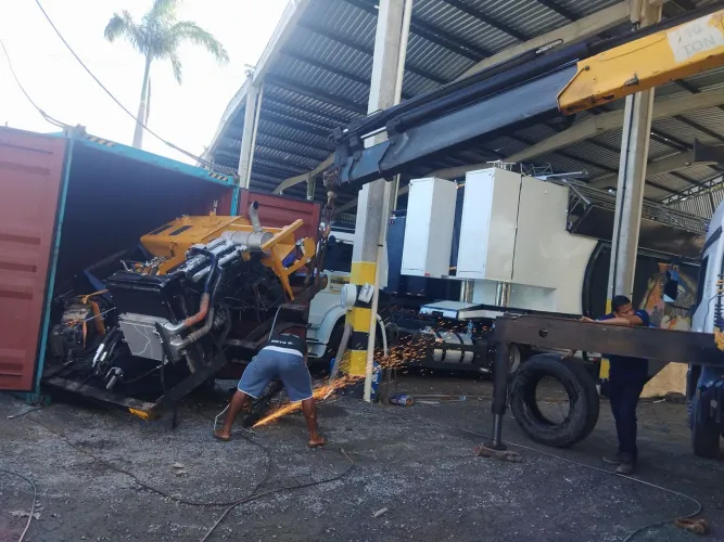 Caminhão Munck 45 ton 