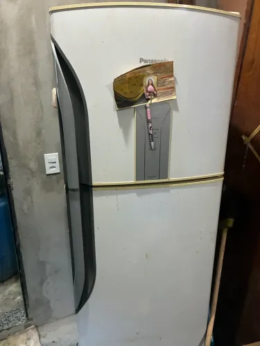 Geladeira cm avarias