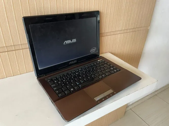 Notebook Asus / Avaria na tela, restante tudo ok