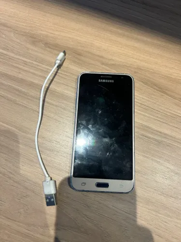 Samgung galaxy J3 