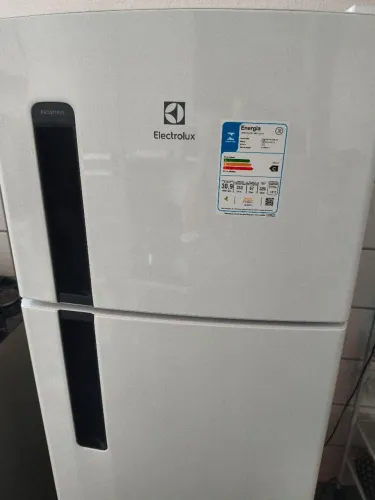 Geladeira Eletrolux 320 nova