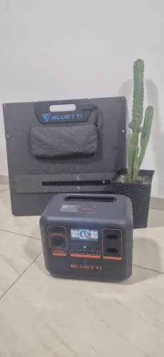 Estação de energia Bluetti AC70p + Painel solar 200W