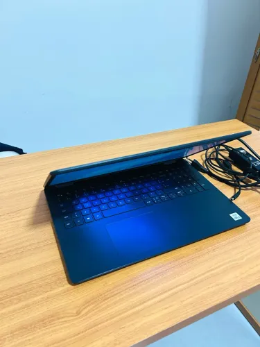 Dell Inspiron Core i3 / 8 RAM DDR 4 / 256 SSD m.2