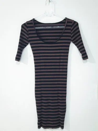 Vestido listrado manga 3/4
