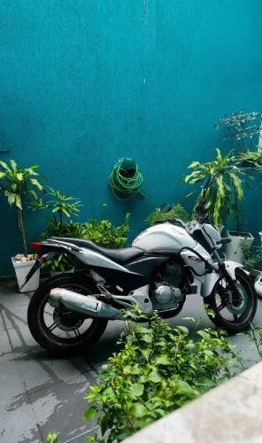 VENDO moto CB 300r (Macaé e Região)