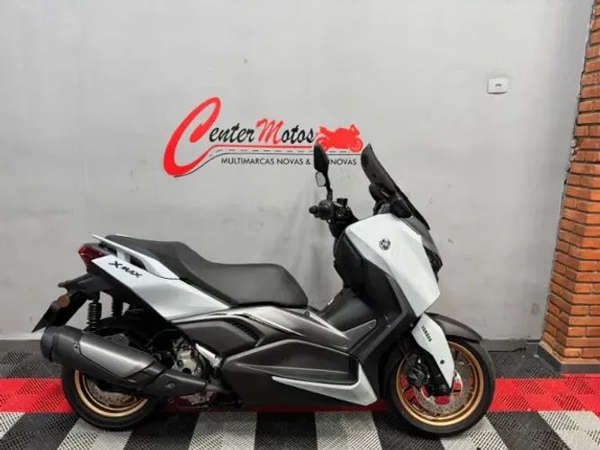 YAMAHA XMAX 300 ABS CONNECTED