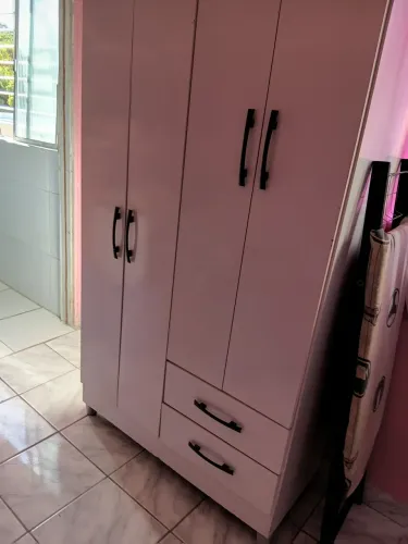 Guarda roupa infantil usado