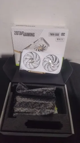 RTX 5060 Zotac Twin Edge OC White 8GB GDDR7 | Completa na Caixa | Estado de Nova
