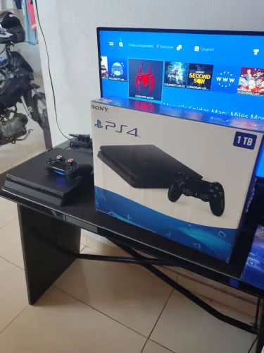 Playstation 4 Slim 1TB Desbloqueado