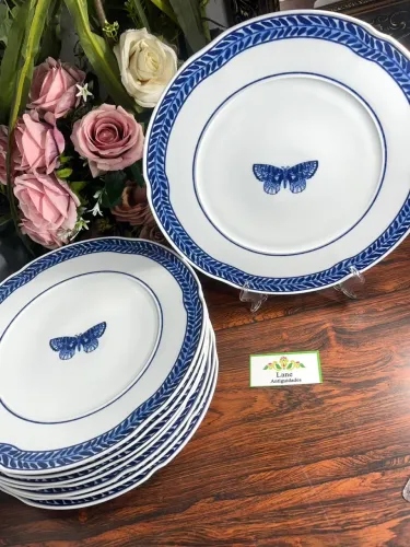 Conjunto Em Porcelana Vista Alegre Com Tânia Bulhões.