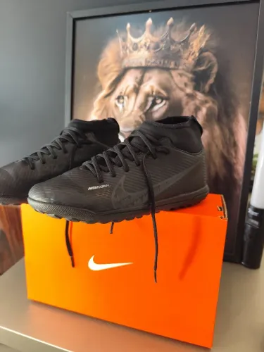 Chuteira Nike mercurial infantil número 36
