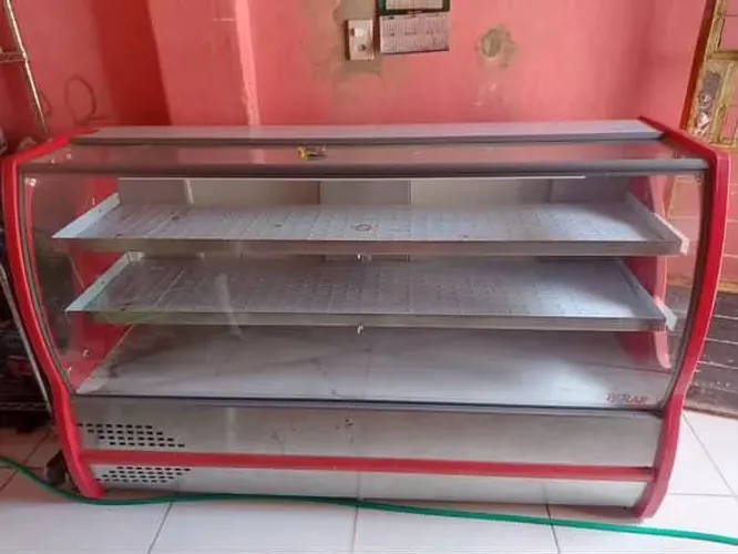 vende-se expositores 