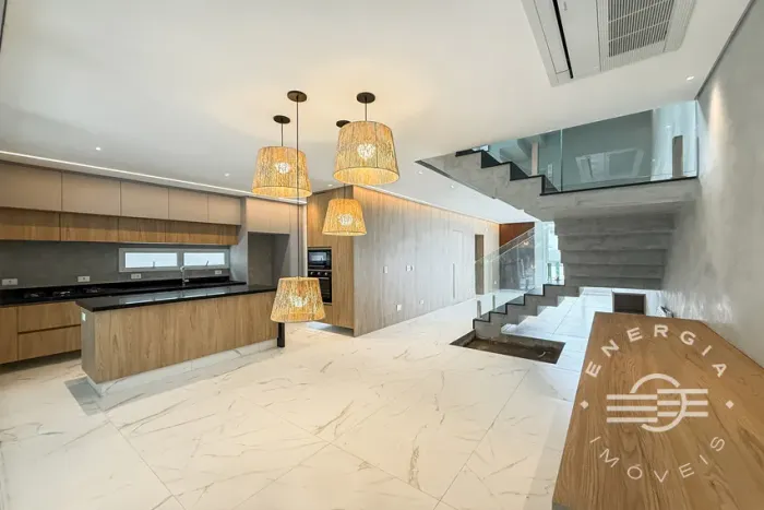 COMERCIAL COM 6 DORMITÓRIOS (6 SUÍTES), 4 VAGAS À VENDA EM RIVIERA DE SÃO LOURENÇO