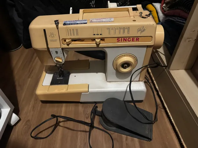 Vendo máquina de costura singer